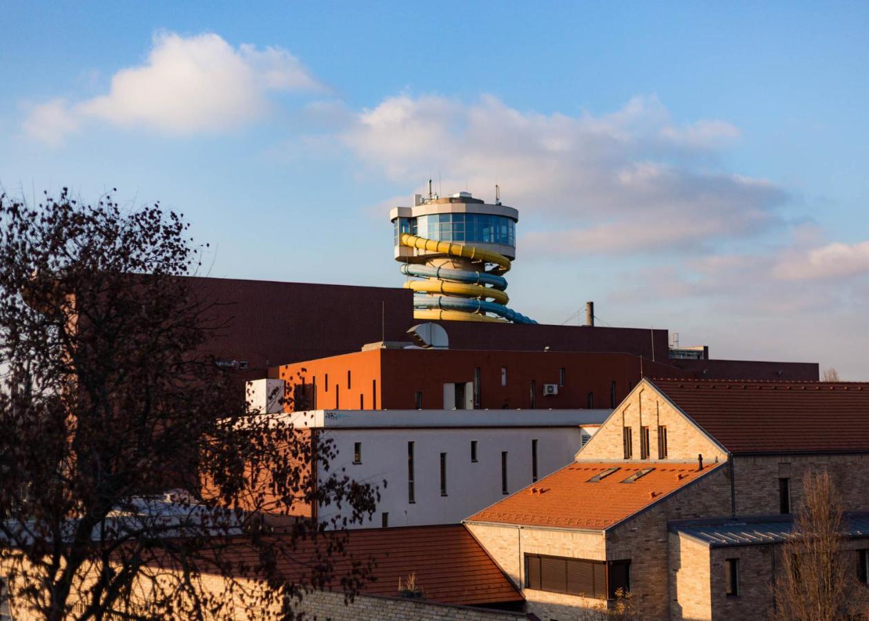 Maya Panzio-Rezidencia Szeged Extérieur photo
