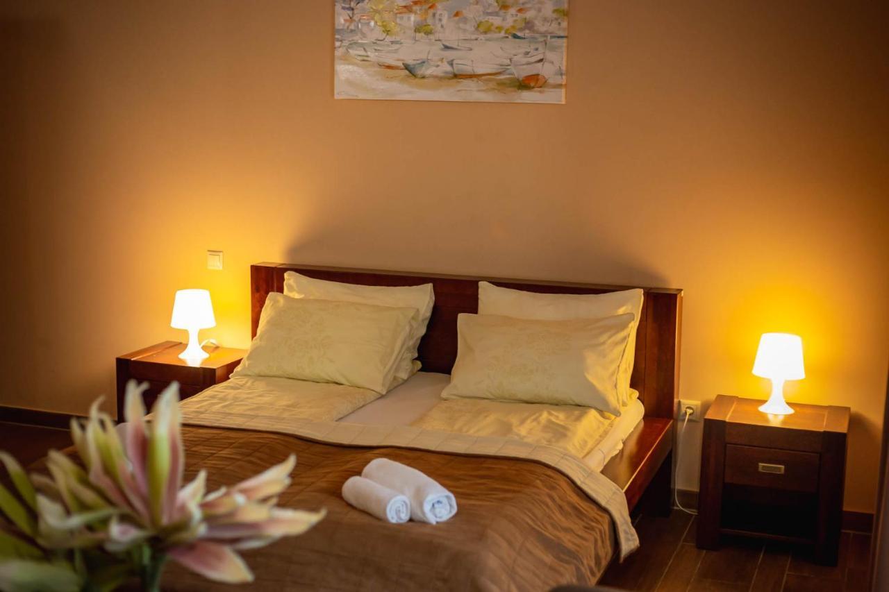 Maya Panzio-Rezidencia Szeged Extérieur photo