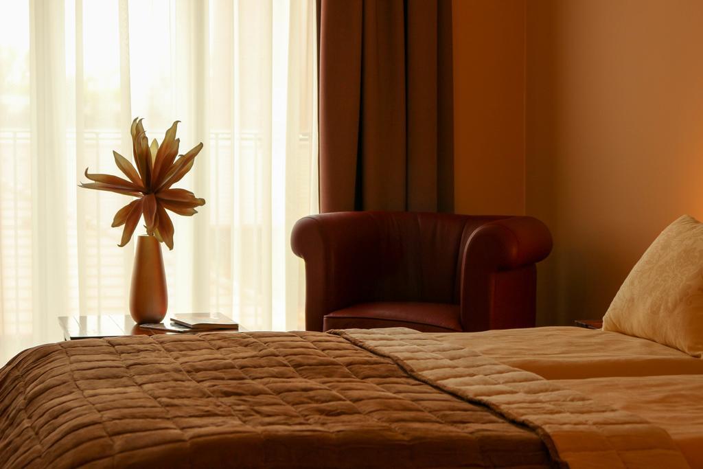 Maya Panzio-Rezidencia Szeged Extérieur photo