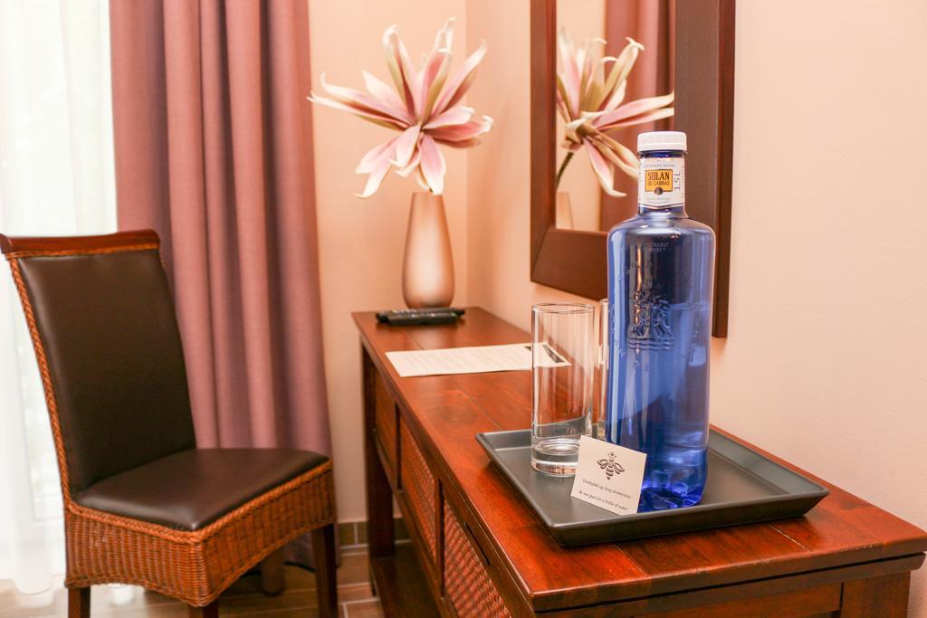 Maya Panzio-Rezidencia Szeged Extérieur photo